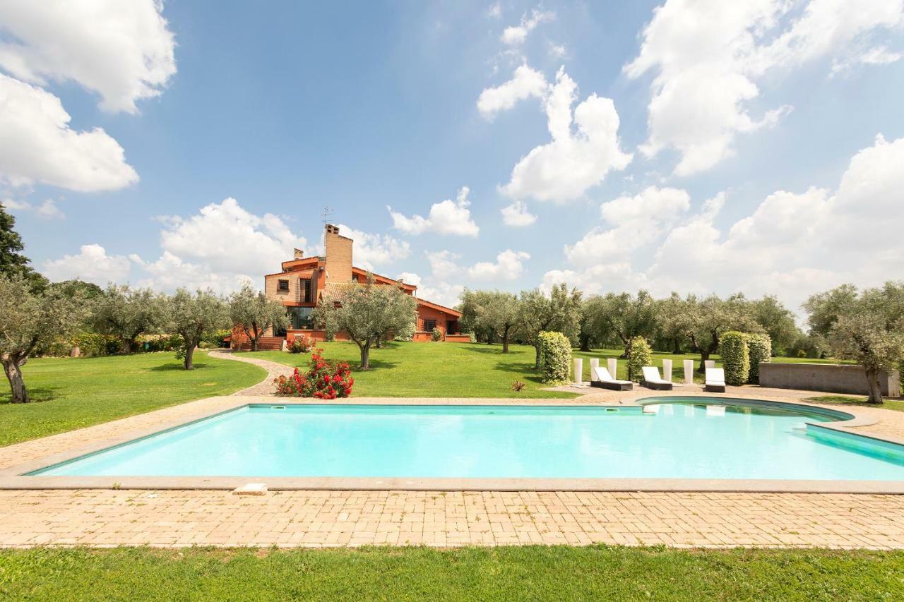 Villa In Via Della Marcigliana Casale Torre San Giovanni Exteriér fotografie