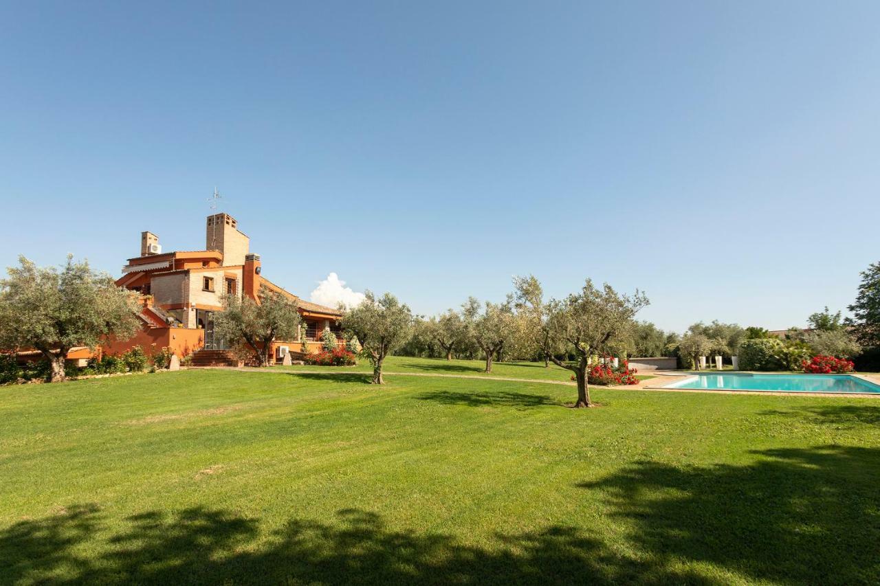 Villa In Via Della Marcigliana Casale Torre San Giovanni Exteriér fotografie