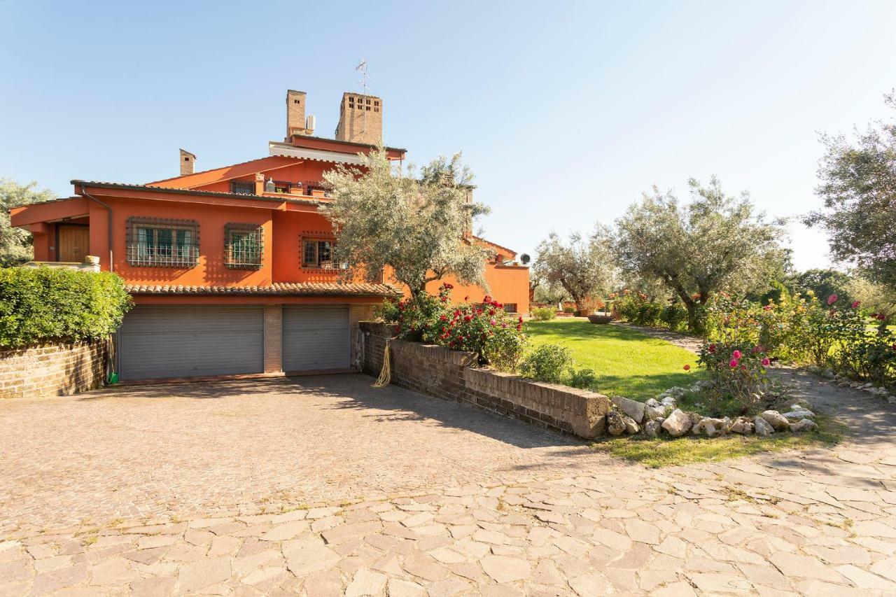 Villa In Via Della Marcigliana Casale Torre San Giovanni Exteriér fotografie