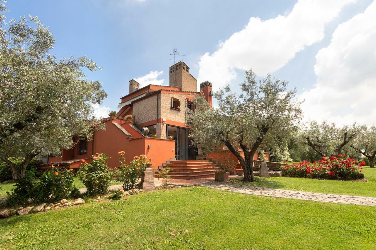 Villa In Via Della Marcigliana Casale Torre San Giovanni Exteriér fotografie